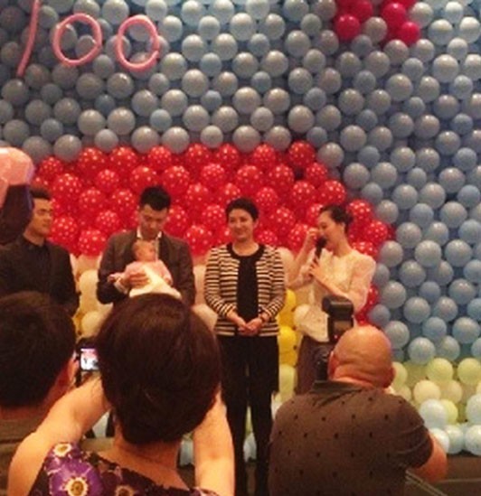 黃奕女兒“百日宴”內(nèi)場(chǎng)圖曝光