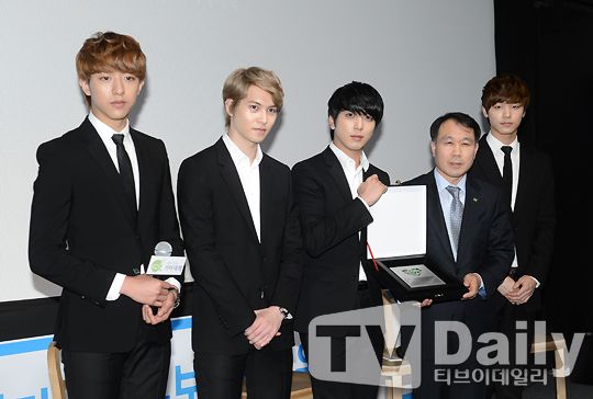 CNBLUE�����I��ͯ������ʹ