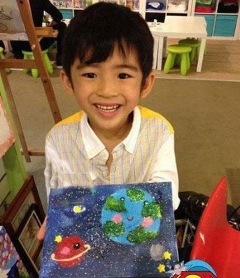 謝霆鋒為小兒子慶生三代同歡 柏芝缺席