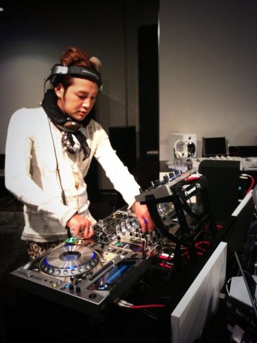 �����T��DJ���yѝ��������@��