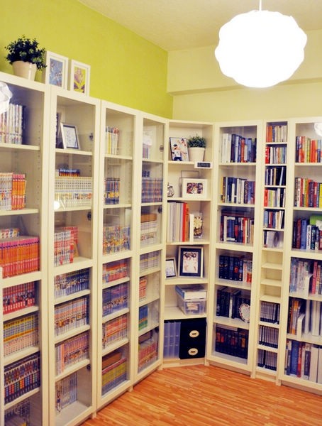 �������ռ{���۸C