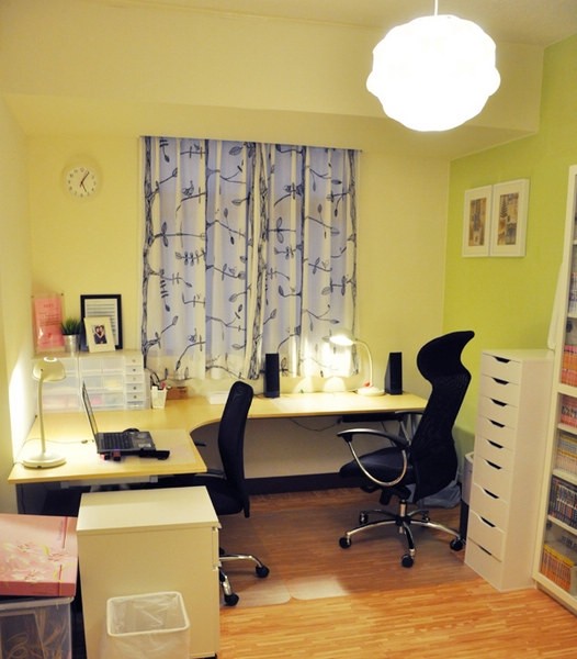 �������ռ{���۸C