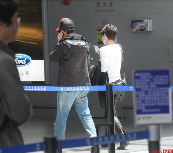 文章馬伊琍夫婦現身機場