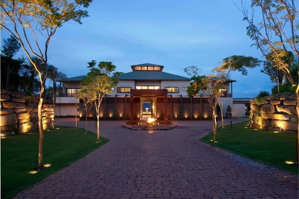 巴西山中宮殿般的私人別墅