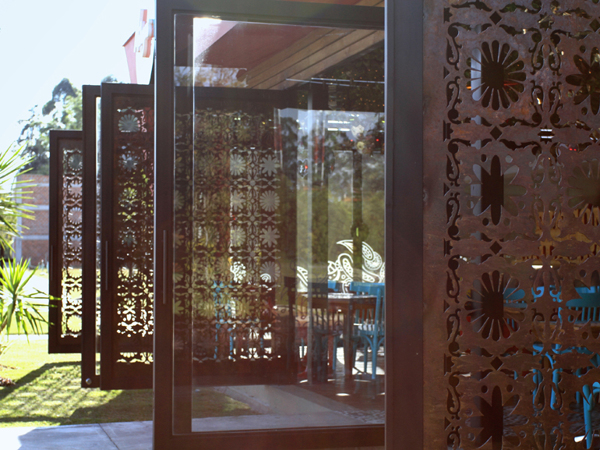 ī����Milagros�͏d