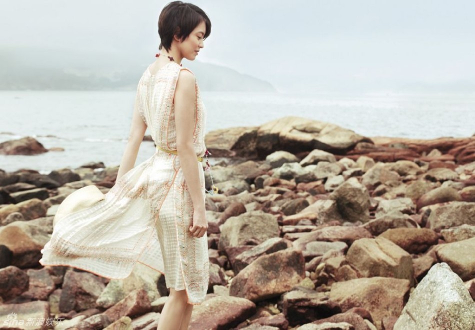 梁詠琪清新雜志封面曾因愛遍體鱗傷