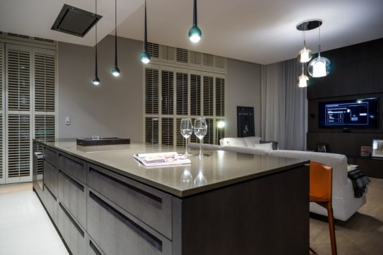 ���{���A���Aɳ180ƽ��Ԣ