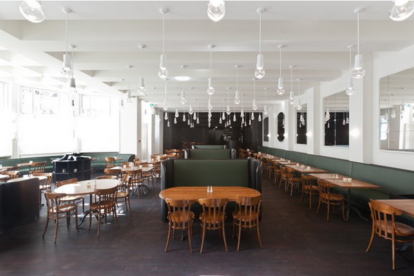 VolkshausBasel�͏d