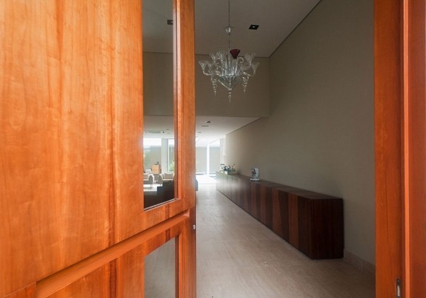 �e�ж���İ������Aסլ