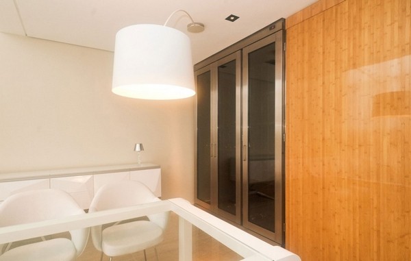 �e�ж���İ������Aסլ