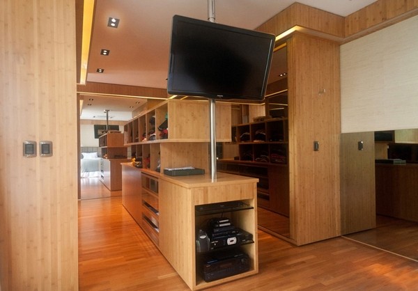 �e�ж���İ������Aסլ