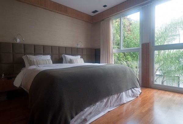 �e�ж���İ������Aסլ