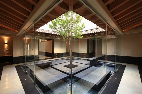 ���f�ںτ�(chu��ng)�µĸ��X��LC�e��