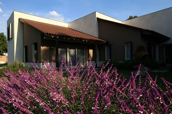 ���f�ںτ�(chu��ng)�µĸ��X��LC�e��