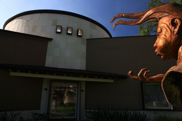 ���f�ںτ�(chu��ng)�µĸ��X��LC�e��