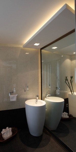 ���f�ںτ�(chu��ng)�µĸ��X(ju��)��LC�e��