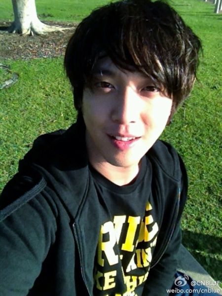 CNBLUE�����׳�΢��ף���Ը߿����