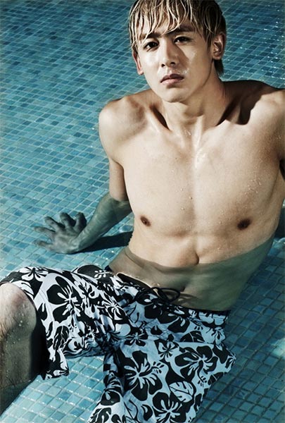 2PM�ɆTNichkhun����ӭ��25�q