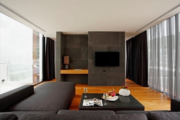 �ռ��{���u�ȼ��������˾���