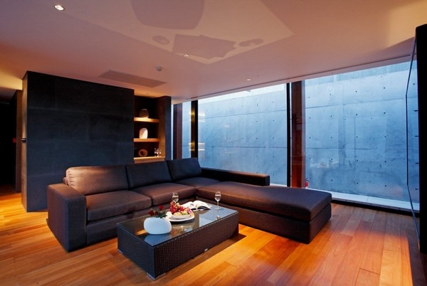 �ռ��{���u�ȼ��������˾���