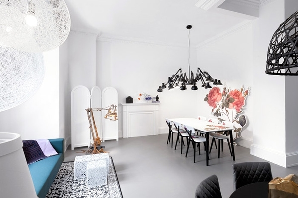 �ںϸ�����Ʒ�ļҾ���е�