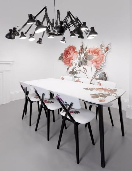 �ںϸ�����Ʒ�ļҾ���е�