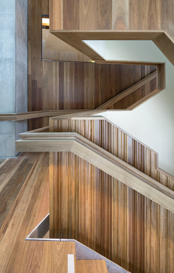 ��ʿ�m���g�о���