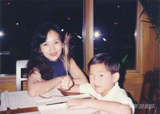 趙雅芝親子視頻曝光黃愷杰成長蛻變