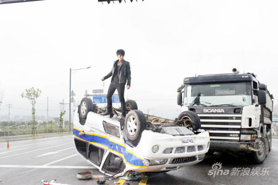 ��TwoWeeks������Ƭ����ʻ��ݼ��@ٝ