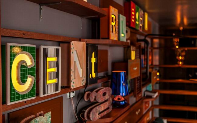 �_�R�၆������˹��Entourage�͏d