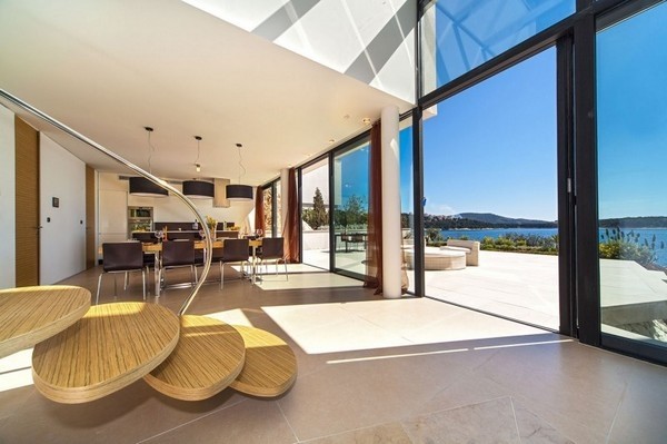 ���_�؁���ɫ�侀�����e��