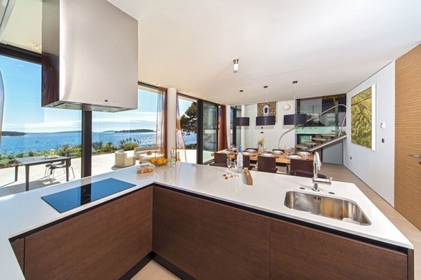 ���_�؁���ɫ�侀�����e��