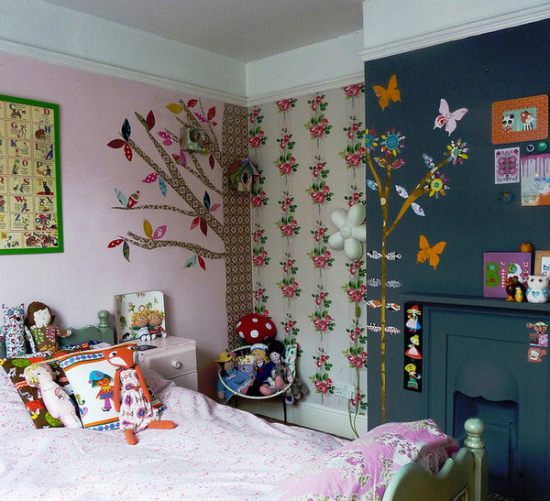 深色墻紙也清新手工藝品裝扮的家(1)