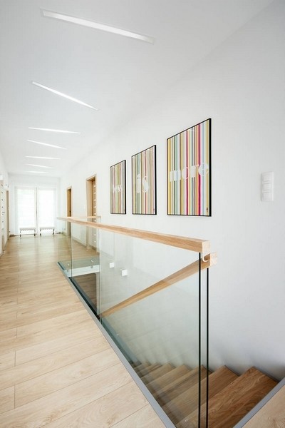 波蘭現(xiàn)代感四口之家住宅