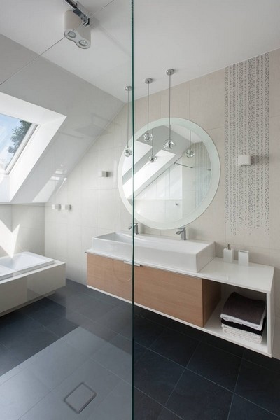 波蘭現(xiàn)代感四口之家住宅