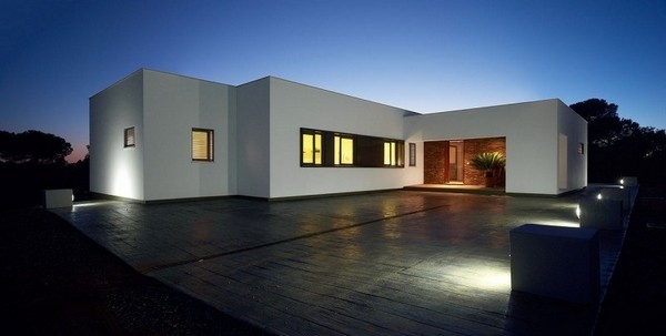 ��@�|���L���������סլ