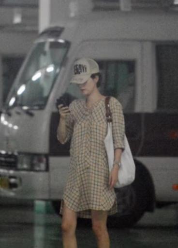 馬伊琍懷胎4月挺孕肚返滬