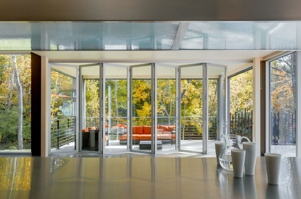 �ƻ�ɫ���c�U���⾳������^סլ�OӋ