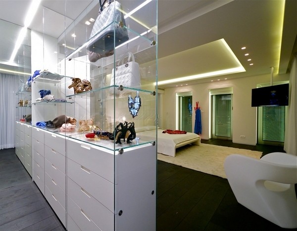 ������ʵĳ���������ɫ�����סլ