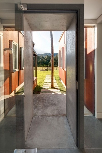 ���s�������Ĵ�����Foxground�r(n��ng)�f