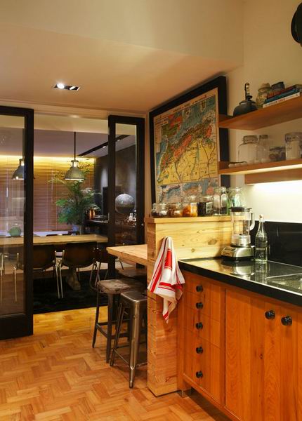 ������ɫ�{סլ