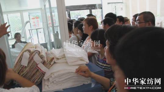 朗菲家紡1+1新模式光彩綻