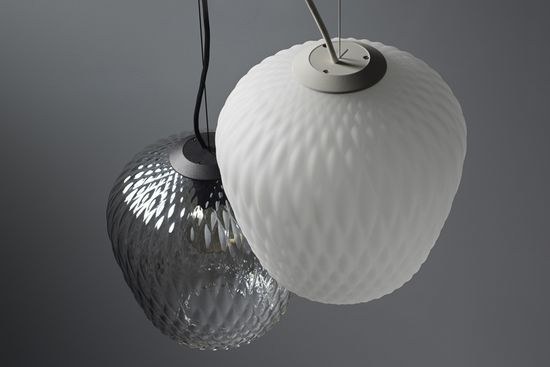 ���܄������