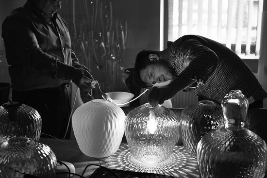 ���܄������