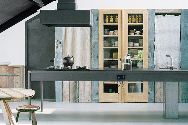 ���ɫ����һ����סլ