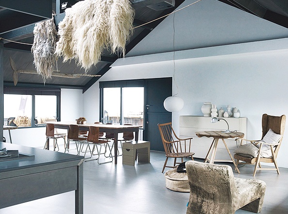 ���ɫ����һ����סլ