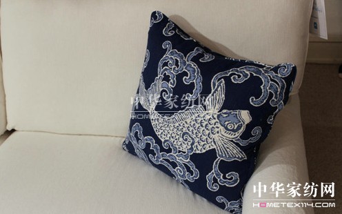 2015���Ĵ�Ʒ����:�Ї��L(f��ng)�͵��{(l��n)ɫ