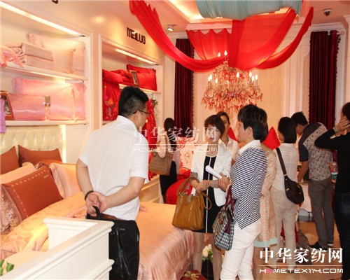 ���_�Ҽ�"ʢ��•����"�ﶬ���̕��A�M��Ļ