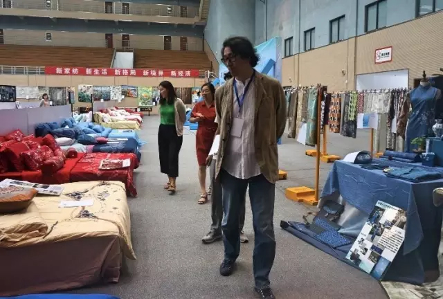 �Ҹ�������ζϯ����ͨ������������300���Ҽ��aƷ��Ů�����