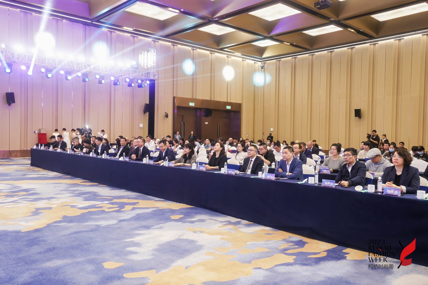 人才先行，制勝未來！第九屆十佳紡織面料設計師及培養先進單位評選頒獎典禮于柯橋舉辦